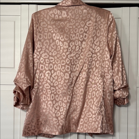 Entro Pink Leopard Print Blazer - Picture 4 of 4